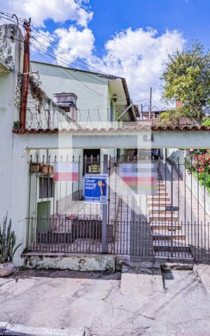 Casa à venda com 450m², 6 quartos e 2 vagas Casa à venda com 450m², 6 quartos e 2 vagasFachada