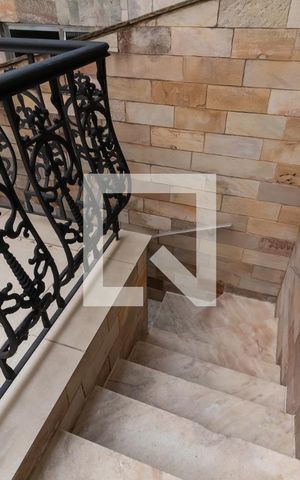 Casa à venda com 109m², 2 quartos e 2 vagasVaranda da Sala - Escada