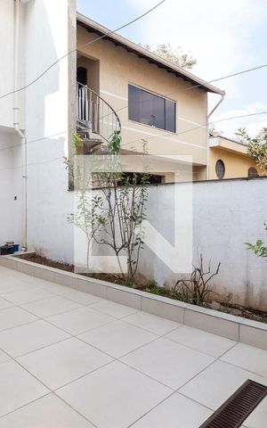 Casa à venda com 109m², 2 quartos e 2 vagasQuintal
