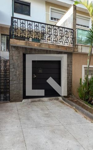 Casa à venda com 109m², 2 quartos e 2 vagasFachada