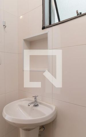 Casa à venda com 109m², 2 quartos e 2 vagasEdícula - Banheiro
