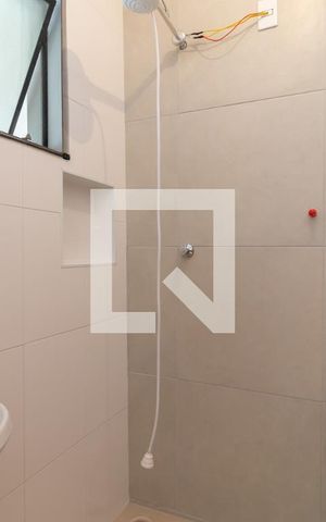 Casa à venda com 109m², 2 quartos e 2 vagasEdícula - Banheiro