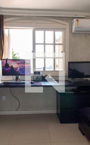 Casa à venda com 311m², 4 quartos e 4 vagas Casa à venda com 311m², 4 quartos e 4 vagasQuarto 3