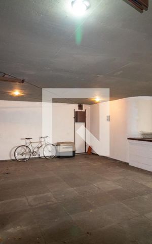 Casa à venda com 275m², 3 quartos e 3 vagas Casa à venda com 275m², 3 quartos e 3 vagasGaragem