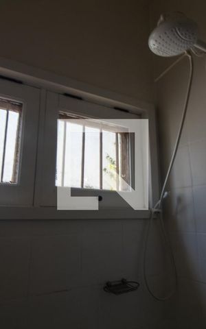 Casa à venda com 275m², 3 quartos e 3 vagas Casa à venda com 275m², 3 quartos e 3 vagasBanheiro
