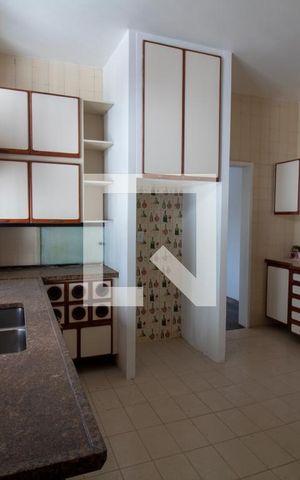 Casa à venda com 275m², 3 quartos e 3 vagas Casa à venda com 275m², 3 quartos e 3 vagasCozinha