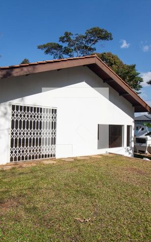 Casa à venda com 275m², 3 quartos e 3 vagas Casa à venda com 275m², 3 quartos e 3 vagasFachada Interna