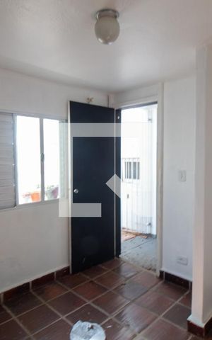 Casa à venda com 275m², 3 quartos e 3 vagas Casa à venda com 275m², 3 quartos e 3 vagasQuarto de Serviço