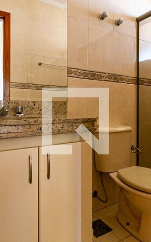 Apartamento à venda com 220m², 4 quartos e 2 vagas Apartamento à venda com 220m², 4 quartos e 2 vagasBanheiro 2