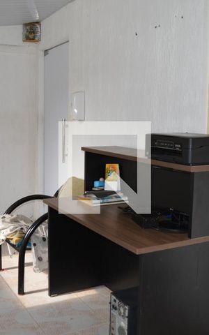 Casa à venda com 374m², 4 quartos e 10 vagasSala externa | Entrada lateral