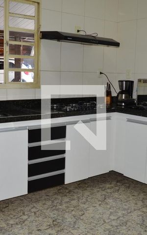 Casa à venda com 374m², 4 quartos e 10 vagasCozinha