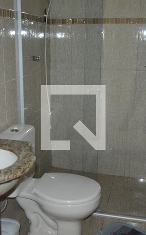 Casa à venda com 374m², 4 quartos e 10 vagasBanheiro da Área de Serviço