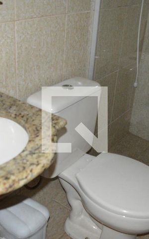 Casa à venda com 374m², 4 quartos e 10 vagasBanheiro da Área de Serviço