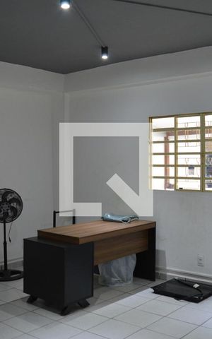 Casa à venda com 374m², 4 quartos e 10 vagasEscritório