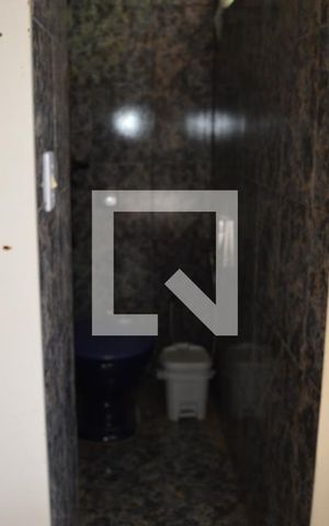 Casa à venda com 374m², 4 quartos e 10 vagasBanheiro da Suite 1