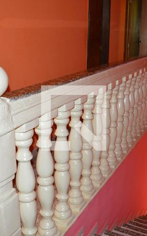 Casa à venda com 374m², 4 quartos e 10 vagasEsc