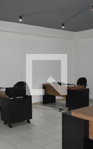 Casa à venda com 374m², 4 quartos e 10 vagasEscritório