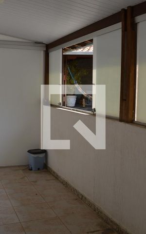 Casa à venda com 374m², 4 quartos e 10 vagasSala externa | Entrada lateral