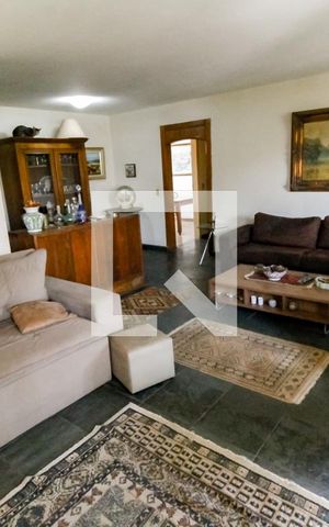 Apartamento à venda com 143m², 3 quartos e 2 vagas Apartamento à venda com 143m², 3 quartos e 2 vagasSala
