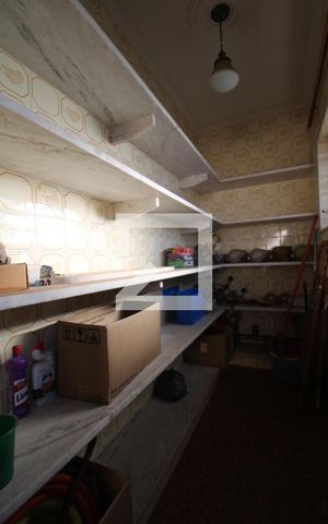 Casa à venda com 545m², 5 quartos e 4 vagasCozinha (superior) - Despensa