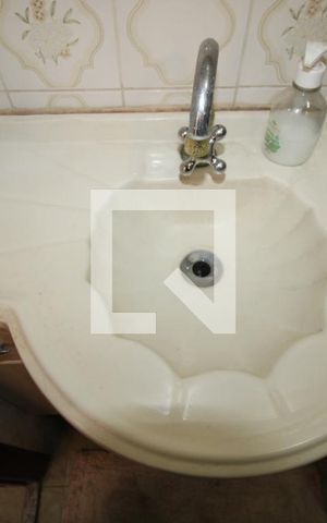 Casa à venda com 545m², 5 quartos e 4 vagasBanheiro Social (inferior)