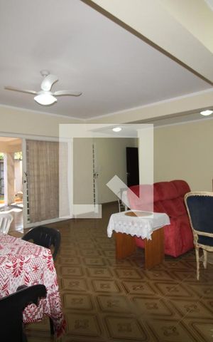 Casa à venda com 545m², 5 quartos e 4 vagasSala de estar (inferior)
