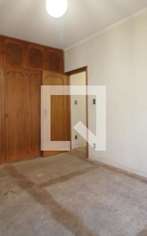 Casa à venda com 545m², 5 quartos e 4 vagasQuarto 2 