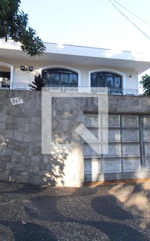 Casa à venda com 545m², 5 quartos e 4 vagasFachada