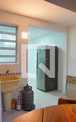 Casa à venda com 72m², 2 quartos e 1 vagaÁrea de Serviço