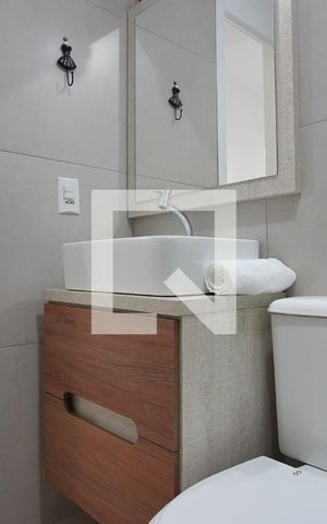 Casa à venda com 72m², 2 quartos e 1 vagaBanheiro Corredor