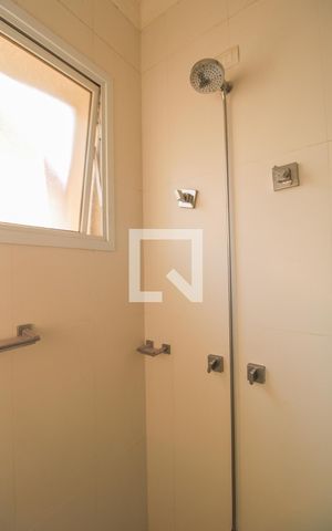 Casa de condomínio à venda com 900m², 5 quartos e 6 vagas Casa de condomínio à venda com 900m², 5 quartos e 6 vagasBanheiro/Suíte 1