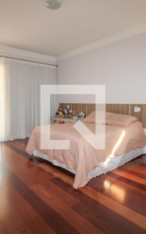 Casa de condomínio à venda com 900m², 5 quartos e 6 vagas Casa de condomínio à venda com 900m², 5 quartos e 6 vagasSuíte 1
