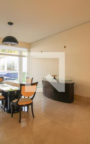 Casa de condomínio à venda com 900m², 5 quartos e 6 vagas Casa de condomínio à venda com 900m², 5 quartos e 6 vagasCopa