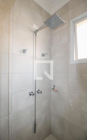 Casa de condomínio à venda com 900m², 5 quartos e 6 vagas Casa de condomínio à venda com 900m², 5 quartos e 6 vagasBanheiro/Suíte 4