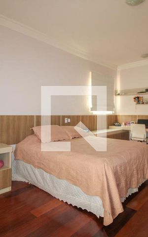 Casa de condomínio à venda com 900m², 5 quartos e 6 vagas Casa de condomínio à venda com 900m², 5 quartos e 6 vagasSuíte 1