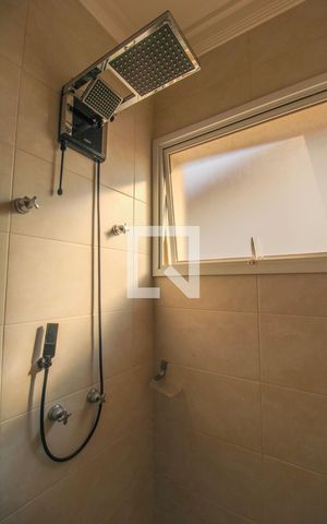 Casa de condomínio à venda com 900m², 5 quartos e 6 vagas Casa de condomínio à venda com 900m², 5 quartos e 6 vagasBanheiro/Suíte 3