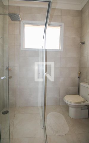 Casa de condomínio à venda com 900m², 5 quartos e 6 vagas Casa de condomínio à venda com 900m², 5 quartos e 6 vagasBanheiro/Suíte 4