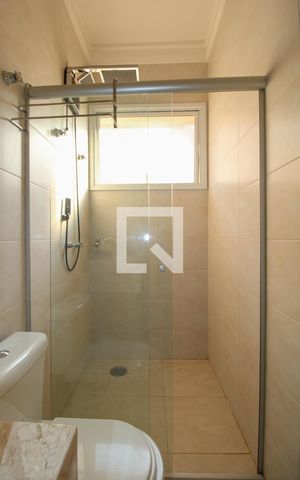 Casa de condomínio à venda com 900m², 5 quartos e 6 vagas Casa de condomínio à venda com 900m², 5 quartos e 6 vagasBanheiro/Suíte 3