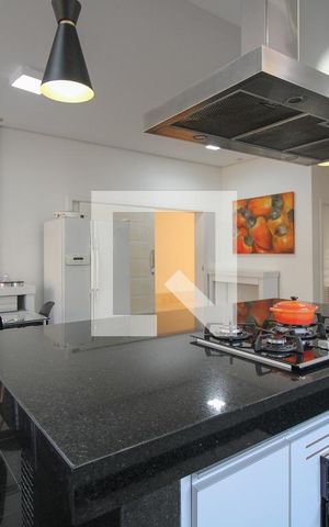 Casa de condomínio à venda com 900m², 5 quartos e 6 vagas Casa de condomínio à venda com 900m², 5 quartos e 6 vagasCozinha