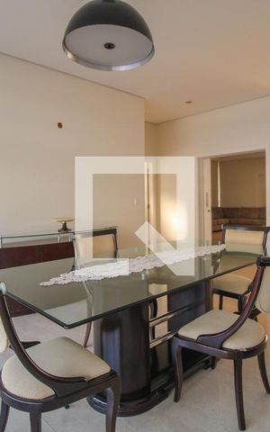 Casa de condomínio à venda com 900m², 5 quartos e 6 vagas Casa de condomínio à venda com 900m², 5 quartos e 6 vagasCopa