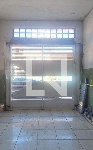 Casa à venda com 171m², 2 quartos e 2 vagas Casa à venda com 171m², 2 quartos e 2 vagasGaragem