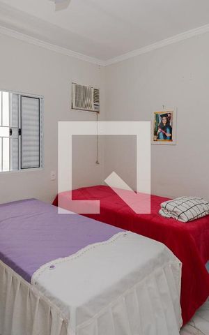 Casa à venda com 171m², 2 quartos e 2 vagas Casa à venda com 171m², 2 quartos e 2 vagasQuarto 1 - casa 1