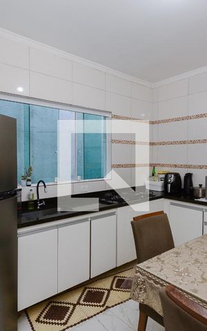 Casa à venda com 171m², 2 quartos e 2 vagas Casa à venda com 171m², 2 quartos e 2 vagasCozinha