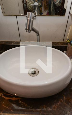 Casa à venda com 171m², 2 quartos e 2 vagas Casa à venda com 171m², 2 quartos e 2 vagasBanheiro Social