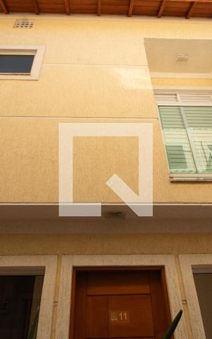 Casa de condomínio para alugar com 90m², 2 quartos e 2 vagas Casa de condomínio para alugar com 90m², 2 quartos e 2 vagasEntrada