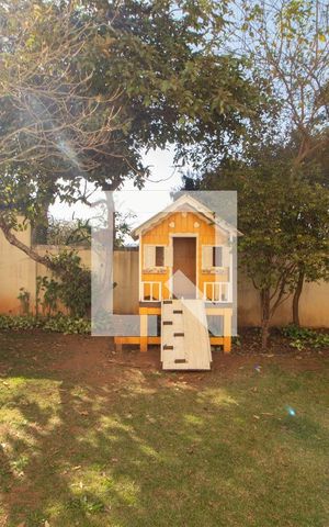 Casa de condomínio para alugar com 90m², 2 quartos e 2 vagas Casa de condomínio para alugar com 90m², 2 quartos e 2 vagasÁrea comum - Playground