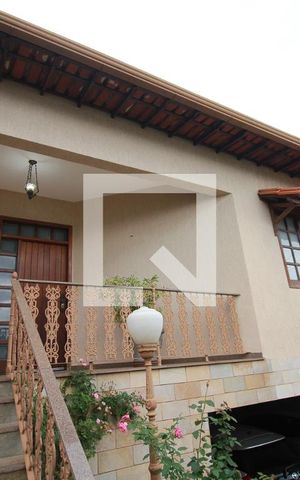Casa à venda com 244m², 3 quartos e 3 vagasSacada