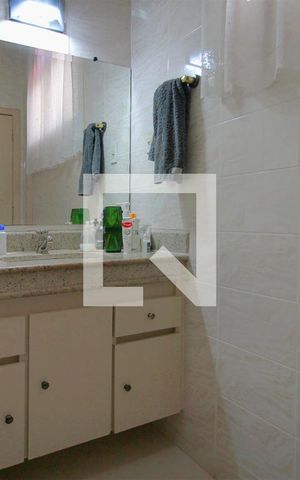 Casa à venda com 244m², 3 quartos e 3 vagasBanheiro da Suíte