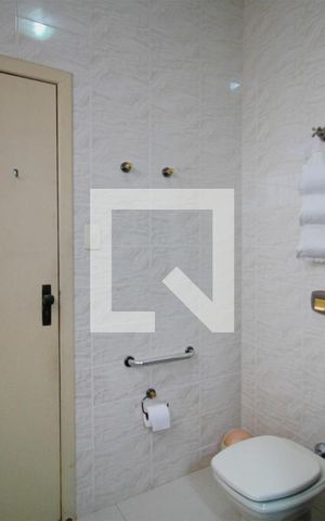 Casa à venda com 244m², 3 quartos e 3 vagasBanheiro da Suíte