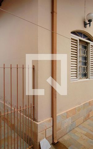 Casa à venda com 244m², 3 quartos e 3 vagasVaranda lateral
